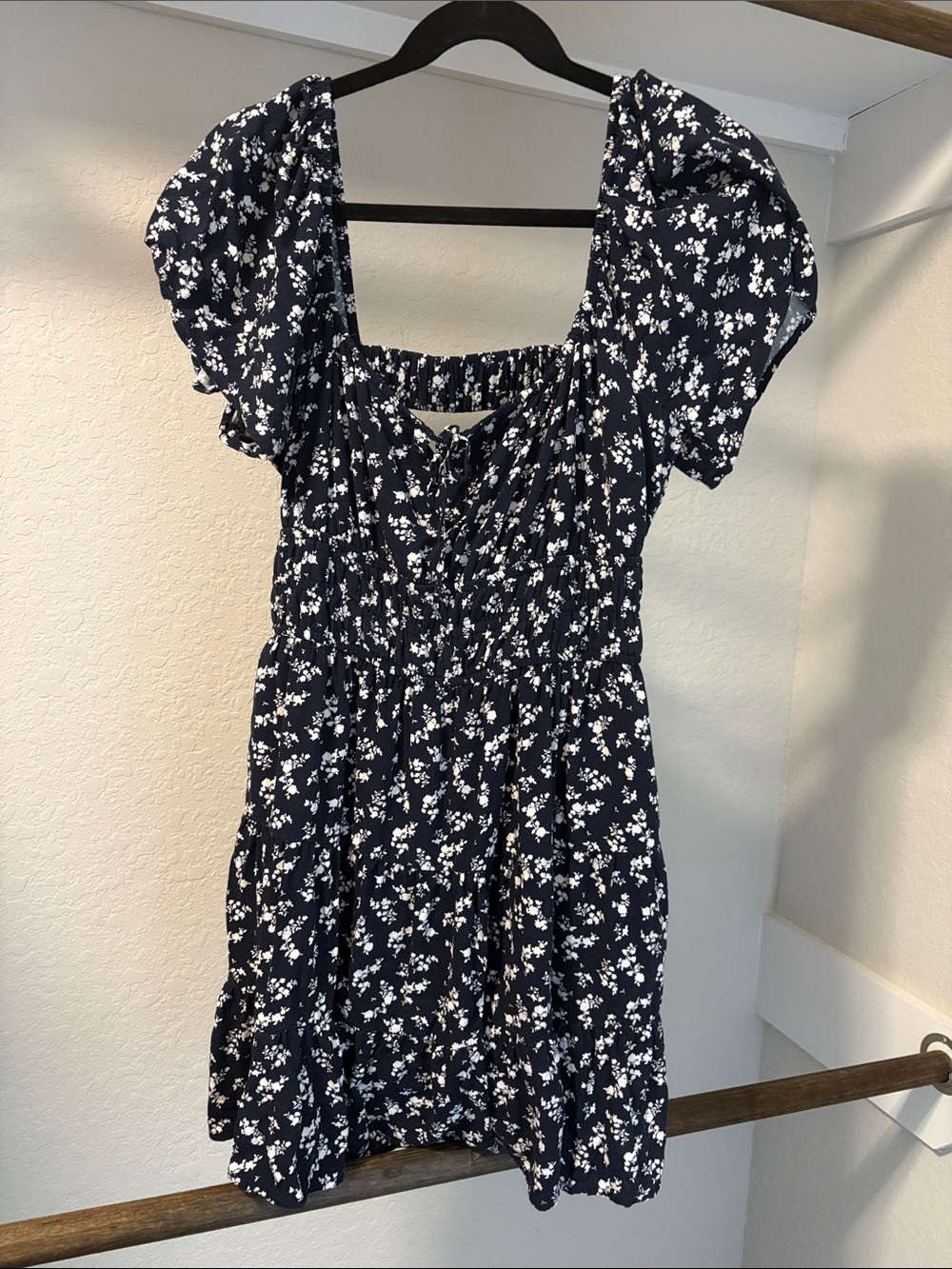 Abercrombie & Fitch Navy and White Floral Puff-Sleeve Mini Dress